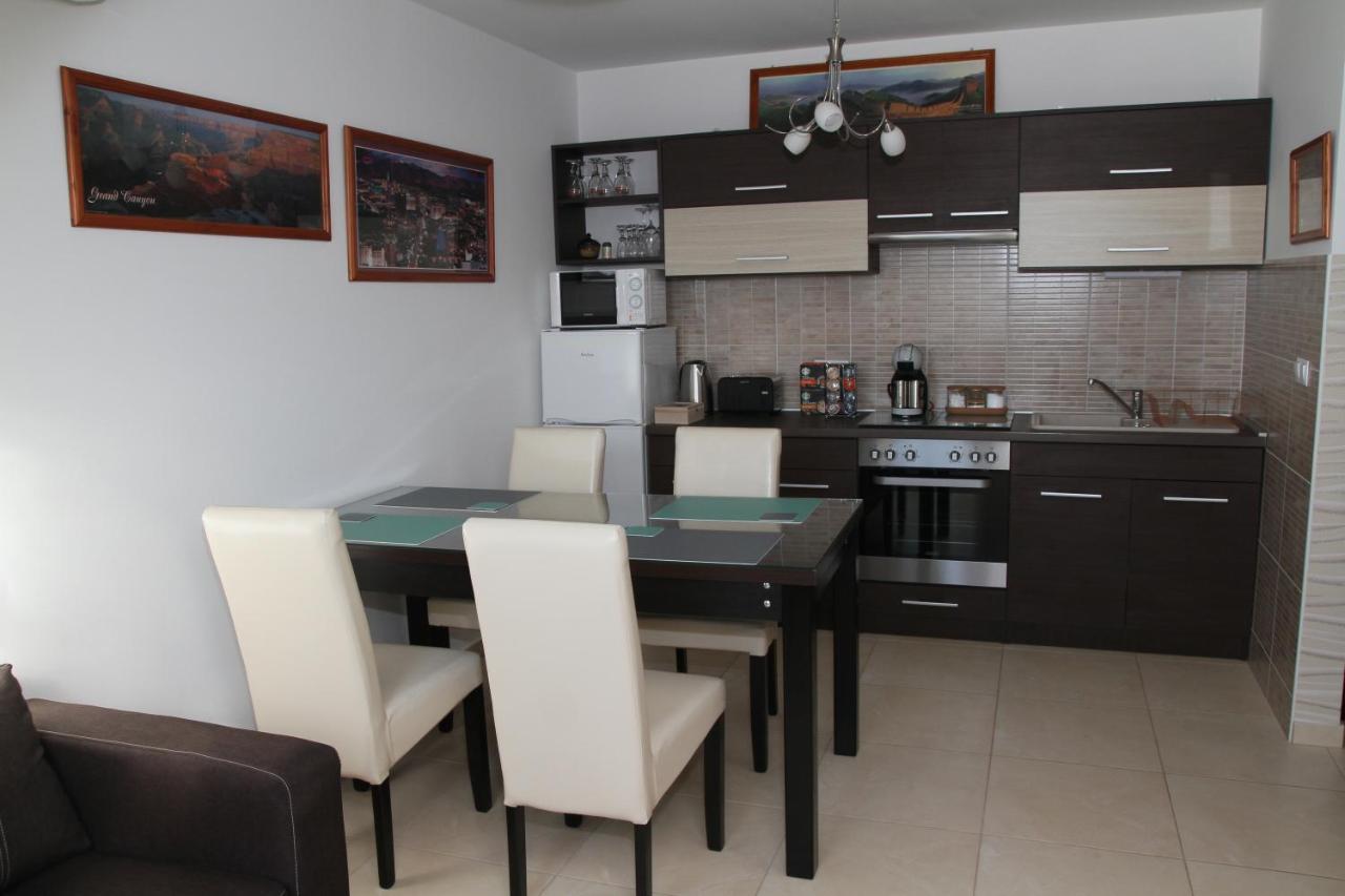 Appartamento Blonde River Apartman Sőtér Szeged Esterno foto