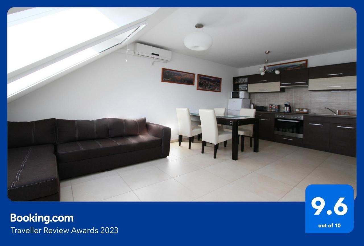 Blonde River Apartman Sőtér Szeged Esterno foto